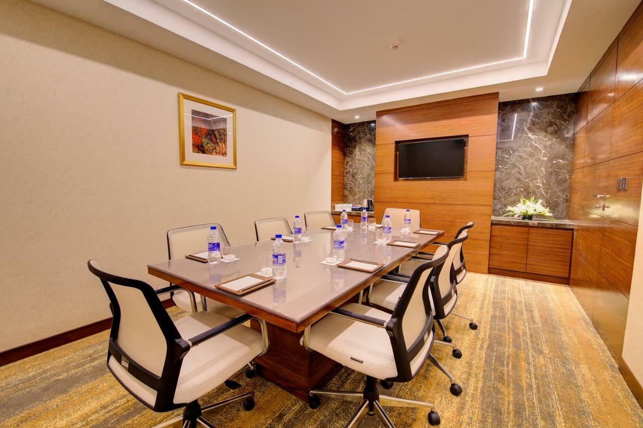 Niranta Transit Hotel Terminal 2 Arrivals/Landside Mumbai Dış mekan fotoğraf